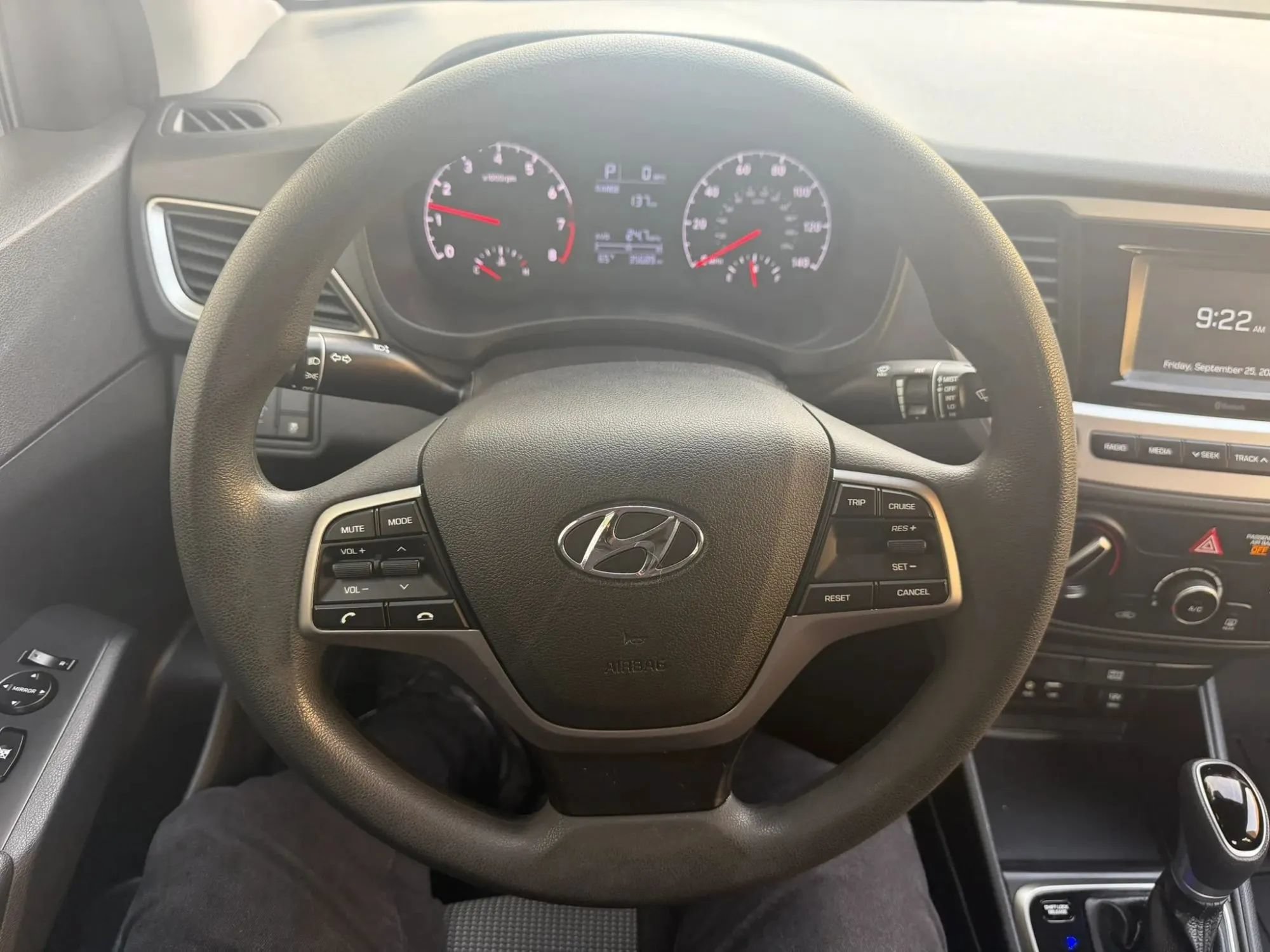 Used 2019 Hyundai Accent SE FWD image 12