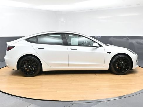 Used 2022 Tesla Model 3 RWD image 7