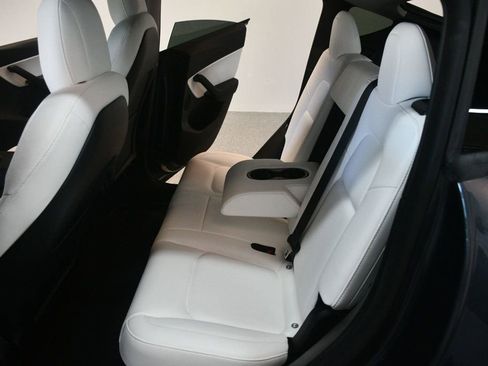 Used 2021 Tesla Model Y Performance AWD/4WD image 35