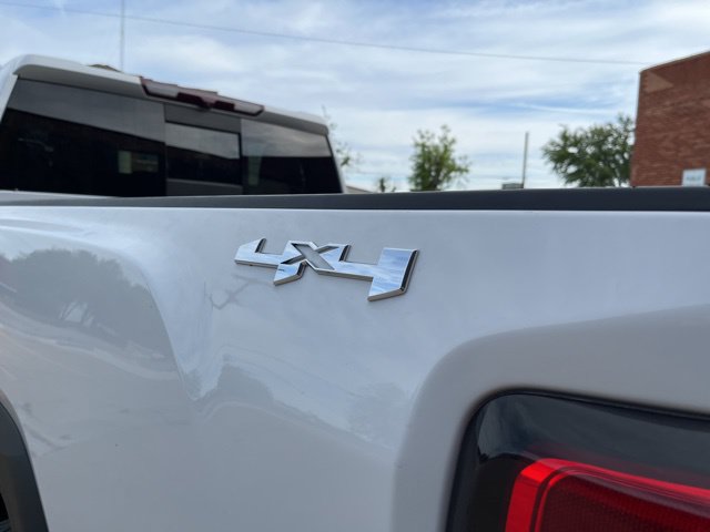 Used 2022 GMC Sierra 2500 SLT w/ SLT Premium Package AWD/4WD image 12