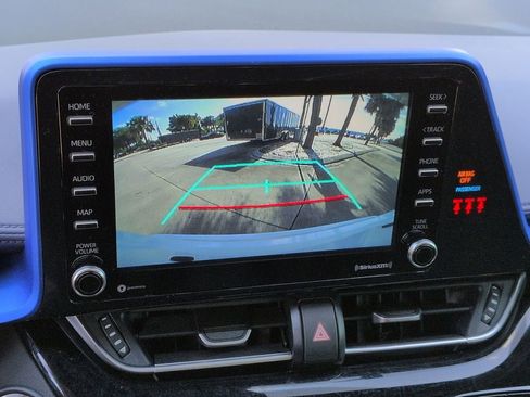 Used 2021 Toyota C-HR XLE image 17