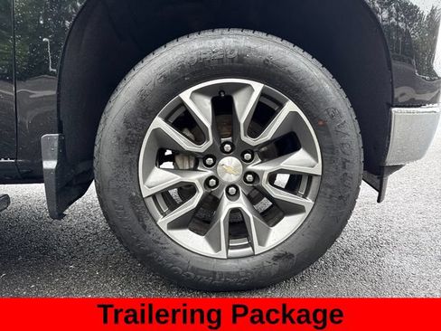 Used 2022 Chevrolet Silverado 1500 LT AWD/4WD image 13