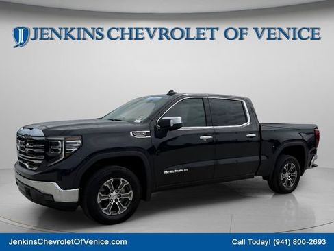 Certified 2025 GMC Sierra 1500 SLT RWD image 11