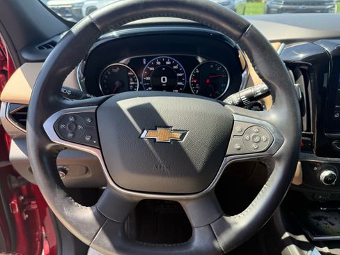 Used 2022 Chevrolet Traverse Premier image 22