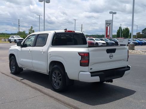 Certified 2025 Nissan Frontier SV w/ SV Convenience Package RWD image 5