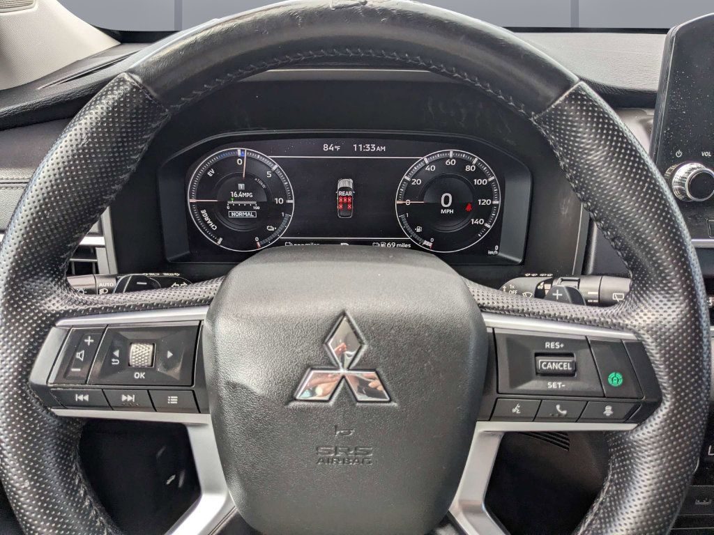 Used 2023 Mitsubishi Outlander 4WD Plug-In Hybrid image 35