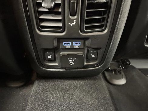 Used 2024 Dodge Durango GT image 35