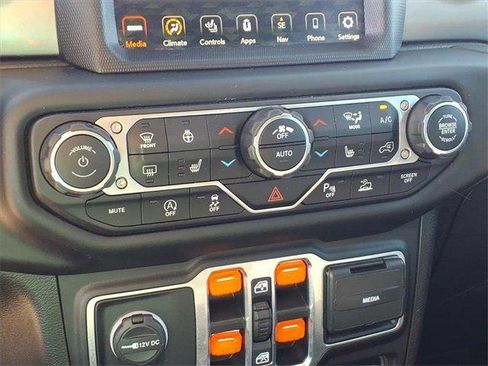 Used 2020 Jeep Gladiator Overland image 14