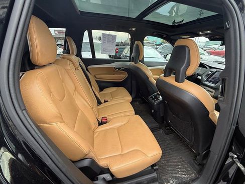 Used 2017 Volvo XC90 T6 Momentum w/ Vision Package image 14