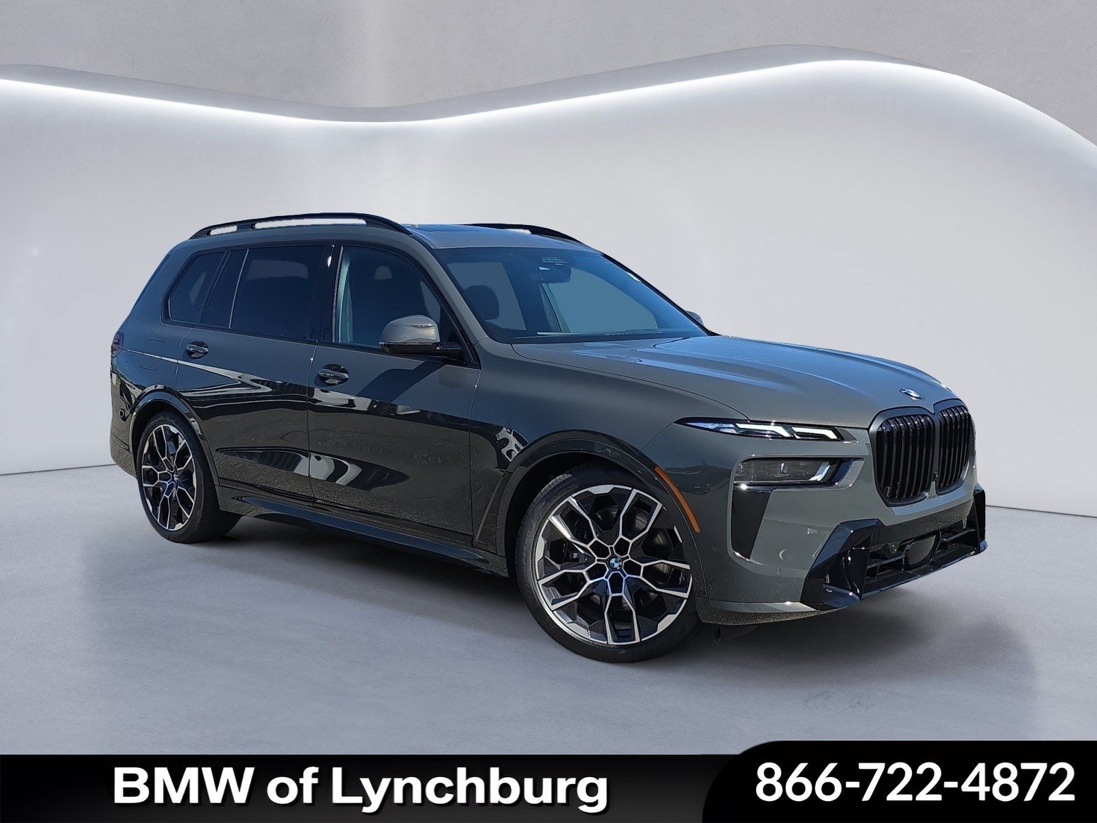 New 2027 BMW X7 xDrive40i w/ M Sport Package AWD/4WD image 1