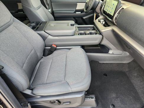 New 2025 Ford Expedition Active image 10