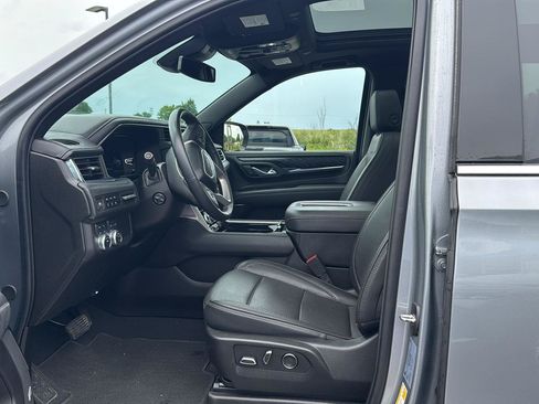 Used 2024 GMC Yukon XL Denali AWD/4WD image 13