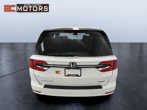 Used 2022 Honda Odyssey Touring image 5