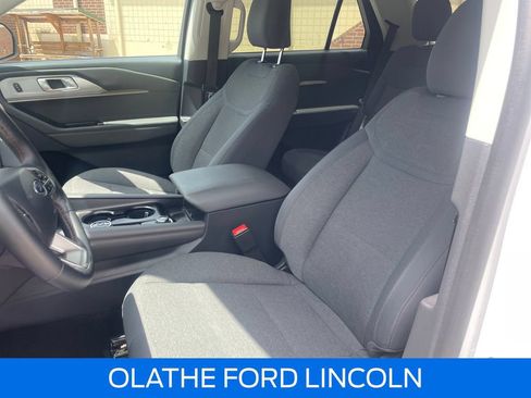 Certified 2025 Ford Explorer Active AWD/4WD image 12
