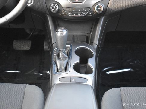 Used 2017 Chevrolet Cruze LT w/ Convenience Package image 28