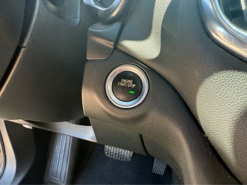 Used 2019 Chevrolet Equinox LT w/ Sun & Navigation Package image 12