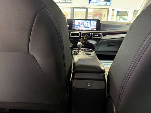 Used 2026 Nissan Sentra SR w/ Floor Mat Package FWD image 19