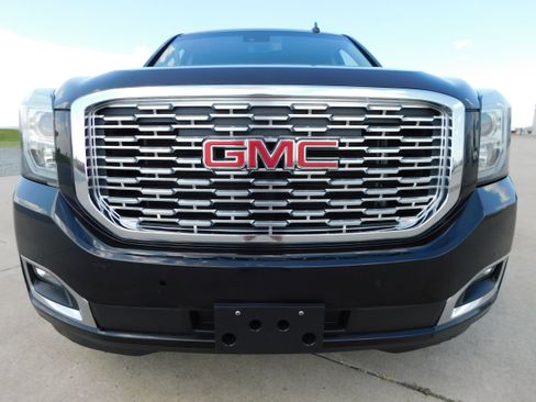 Used 2020 GMC Yukon Denali w/ Denali Ultimate Package image 9