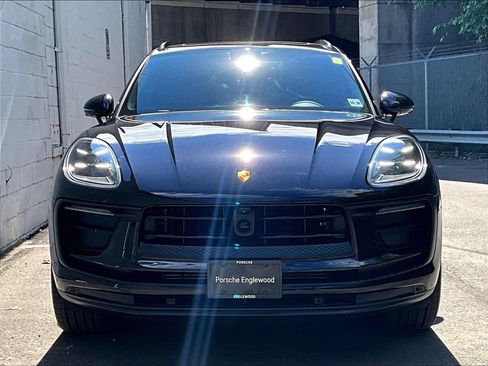 Certified 2026 Porsche Macan AWD/4WD image 8