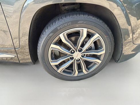 Used 2020 GMC Terrain Denali w/ Denali Premium Package FWD image 11