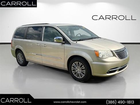 Used 2014 Chrysler Town & Country Touring-L FWD image 1