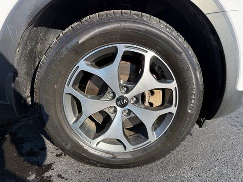 Used 2021 Kia Telluride EX image 41