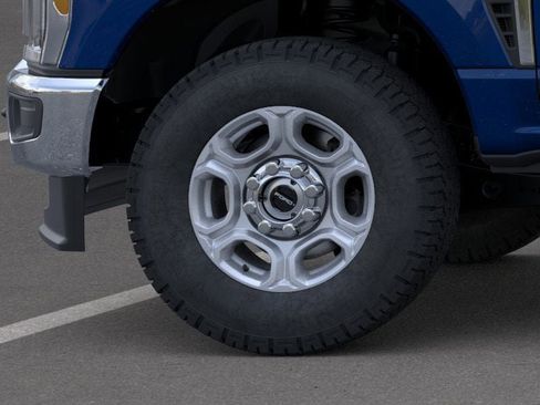 New 2026 Ford F250 XLT w/ FX4 Off-Road Package image 19