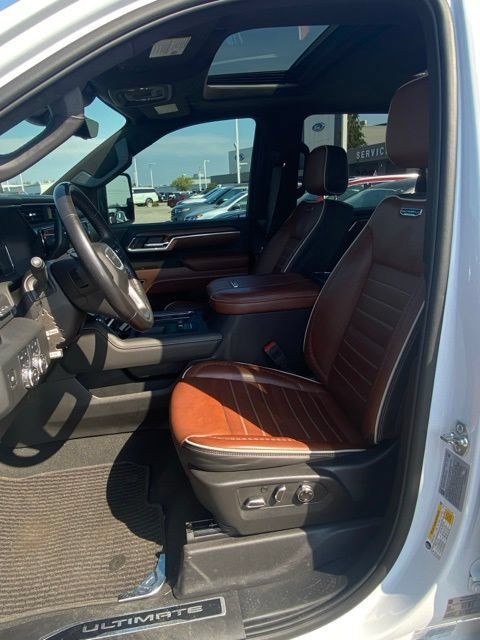 Used 2025 GMC Sierra 2500 Denali Ultimate AWD/4WD image 9