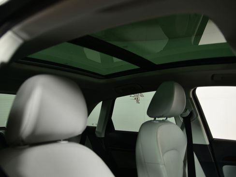 Used 2015 Audi Q3 2.0T Prestige image 12