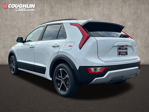 New 2025 Kia Niro LX image 7