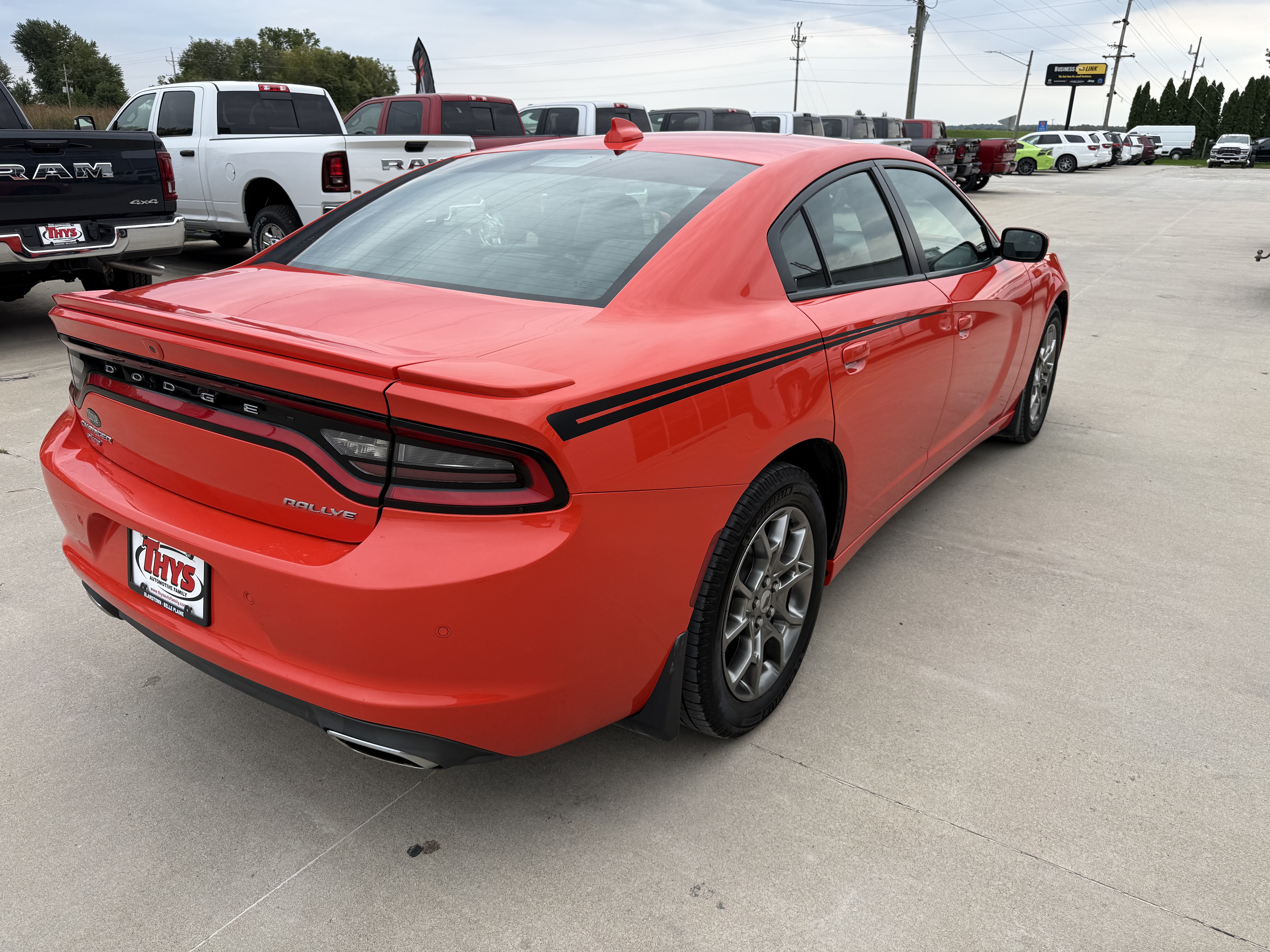 Used 2017 Dodge Charger SXT w/ AWD Plus Group image 38