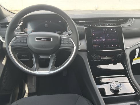 New 2026 Jeep Grand Cherokee Laredo w/ Trailer Tow Package image 27