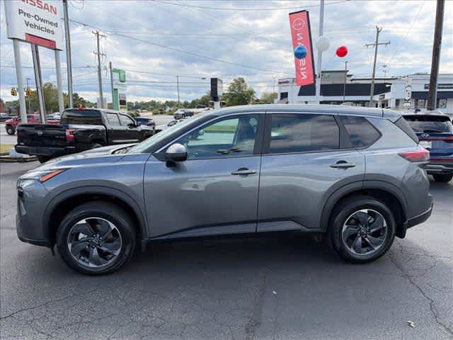 Used 2026 Nissan Rogue SV FWD image 8