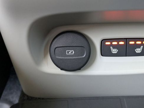 New 2026 Volvo XC40 B5 Ultra w/ Protection Package Premier AWD/4WD image 19