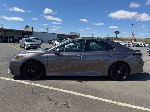 Used 2023 Toyota Camry XSE FWD image 7