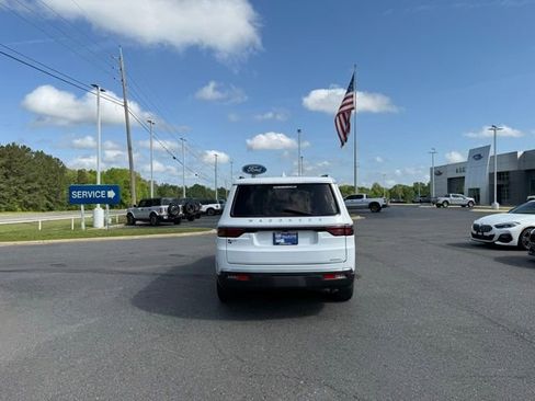 Used 2022 Jeep Wagoneer Series I w/ Premium Group I image 5