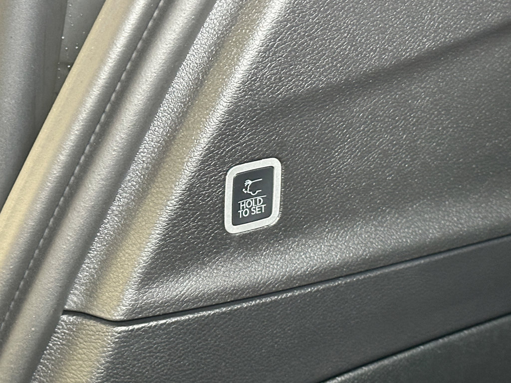 New 2027 Chrysler Pacifica Select AWD/4WD image 14