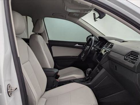Used 2018 Volkswagen Tiguan SE image 21