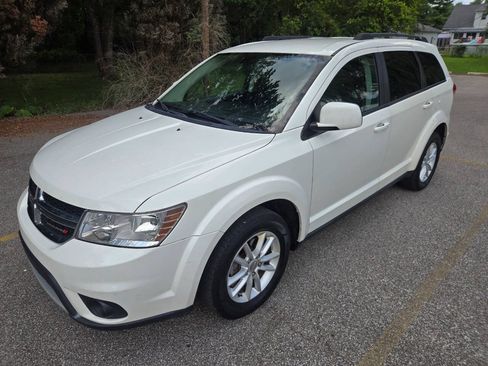 Used 2014 Dodge Journey SXT FWD image 3