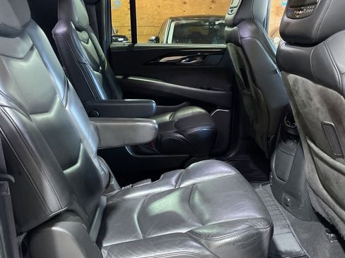 Used 2017 Cadillac Escalade ESV Platinum image 14