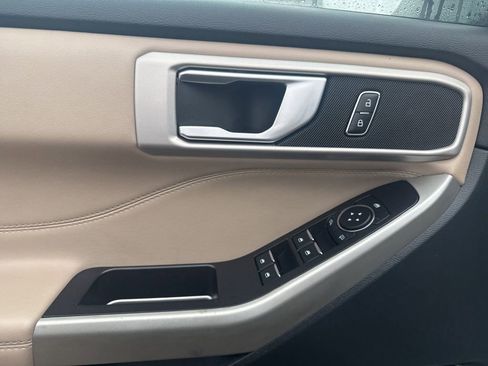 Certified 2023 Ford Explorer XLT w/ Equipment Group 202A image 19
