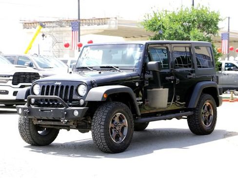 Used 2018 Jeep Wrangler Unlimited Sport w/ Connectivity Group AWD/4WD image 7