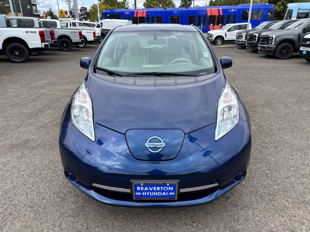 Used 2017 Nissan Leaf SV FWD image 9