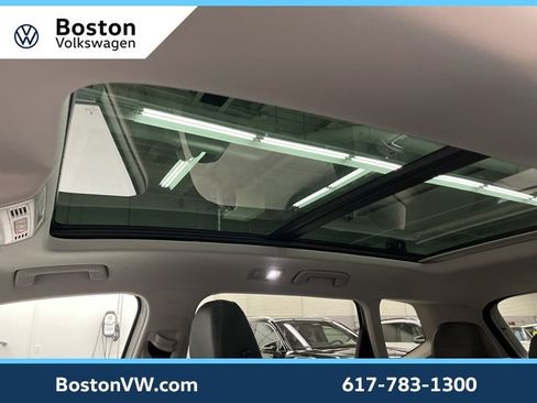 Used 2025 Volkswagen Taos SE image 25