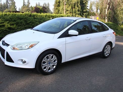 Used 2012 Ford Focus SE FWD image 1