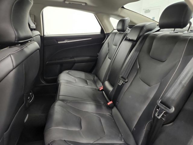 Used 2018 Ford Fusion Titanium AWD/4WD image 22
