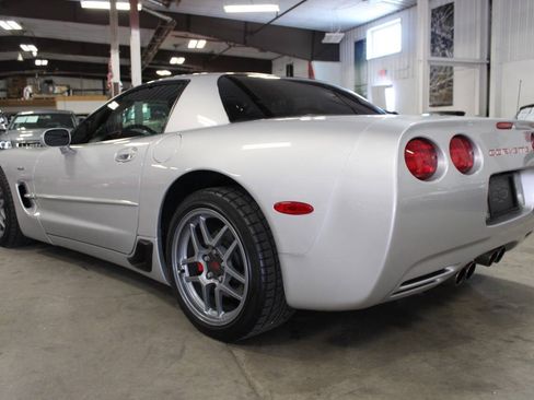 Used 2001 Chevrolet Corvette Z06 w/ Memory Pkg RWD image 4
