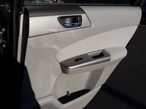 Used 2010 Subaru Forester 2.5X Limited image 14