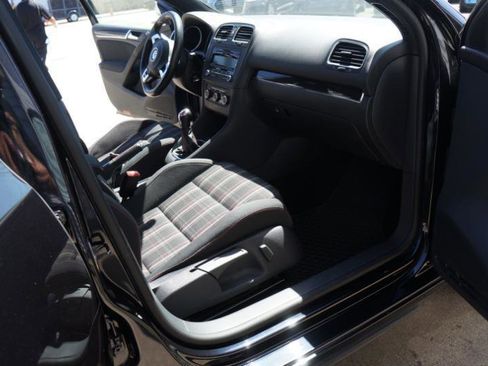 Used 2011 Volkswagen Golf 4-Door image 15