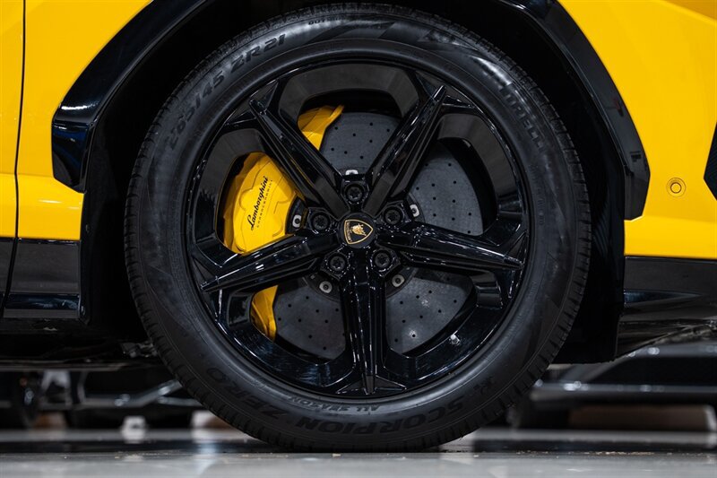 Used 2020 Lamborghini Urus AWD/4WD image 50